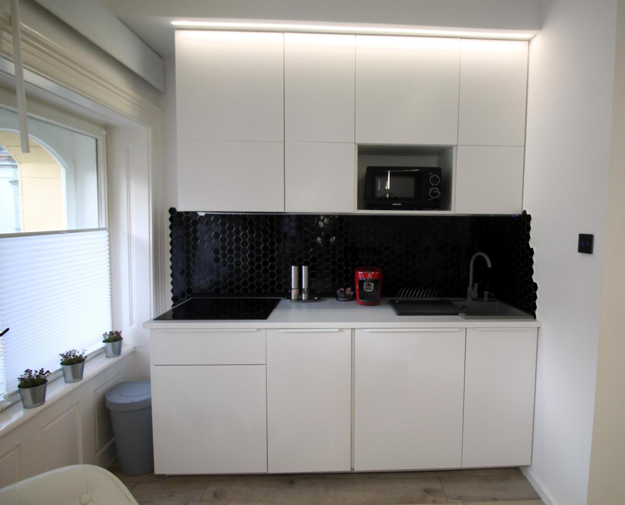 Modern Studio A Belvaros Koezepen Parkoloval- Kata Studioapartman Győr Exterior foto